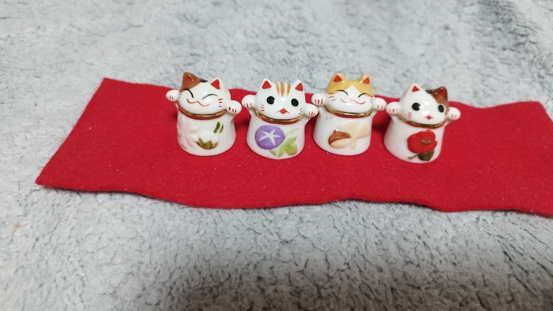 猫舎本舗　万年陶器猫カレンダー