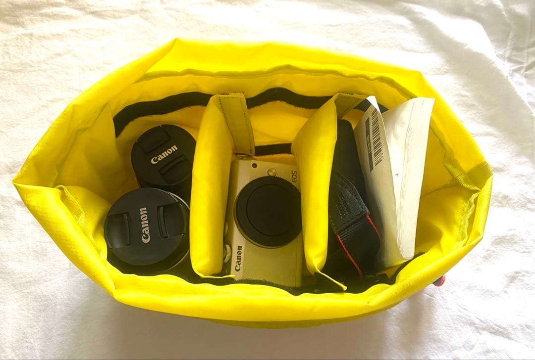 Canon EOS M100 ダブルレンズキット ホワイト おまけ付き