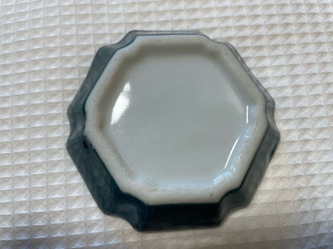 淡路珉平焼き　 明治か昭和の変形六角小皿