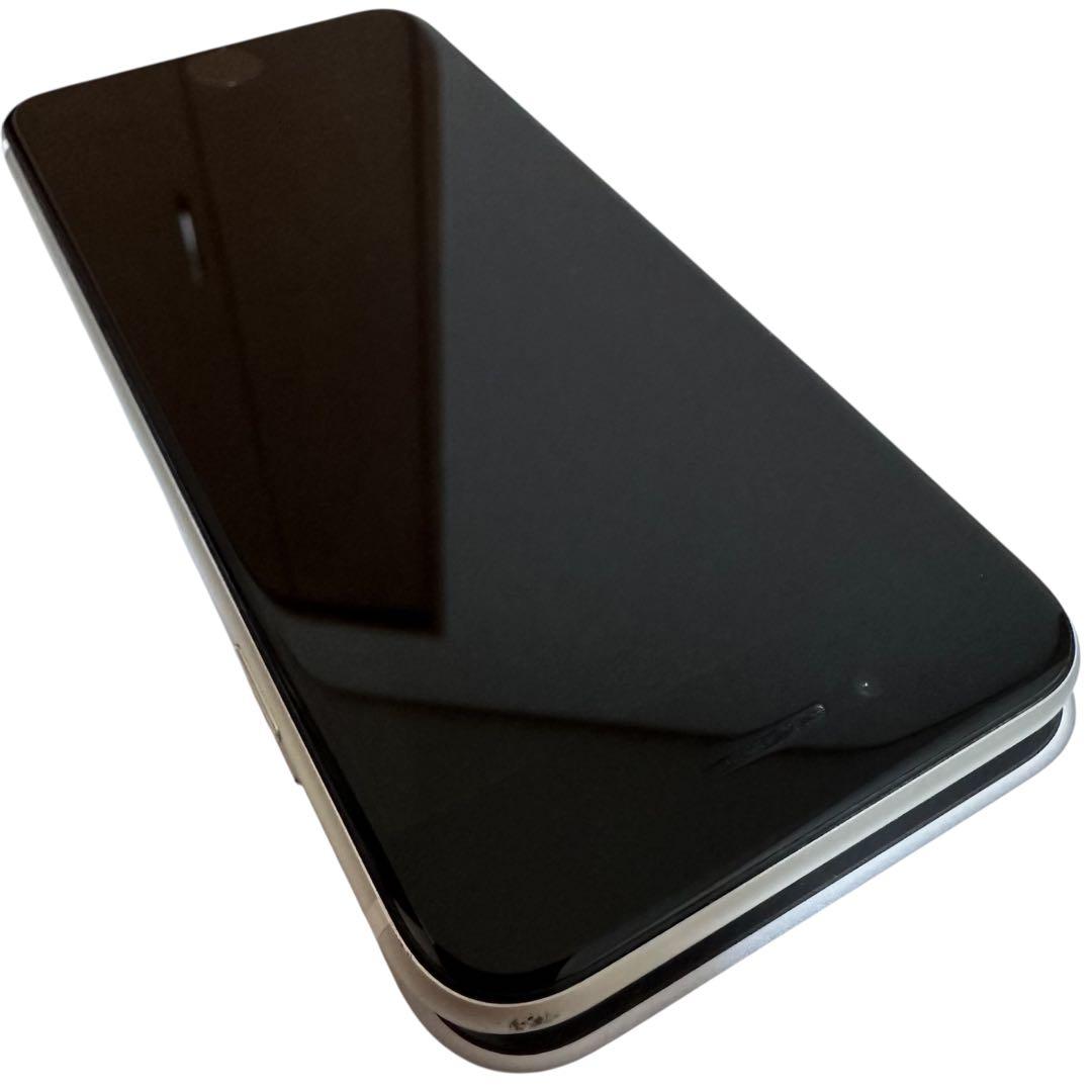 美品　Apple iPhone SE (第2世代) ホワイト本体 64GB