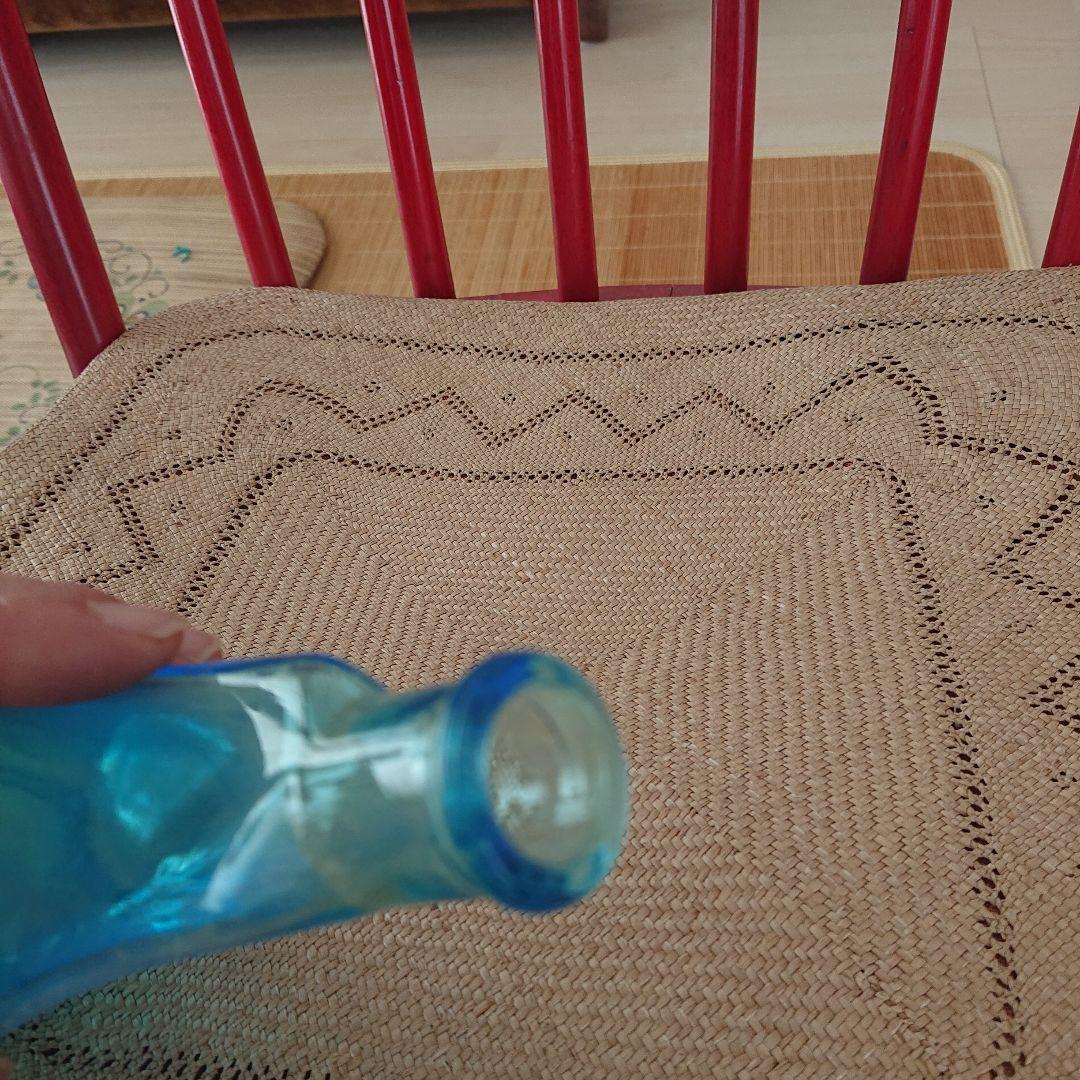 変わった形の一輪挿しアンティークレア