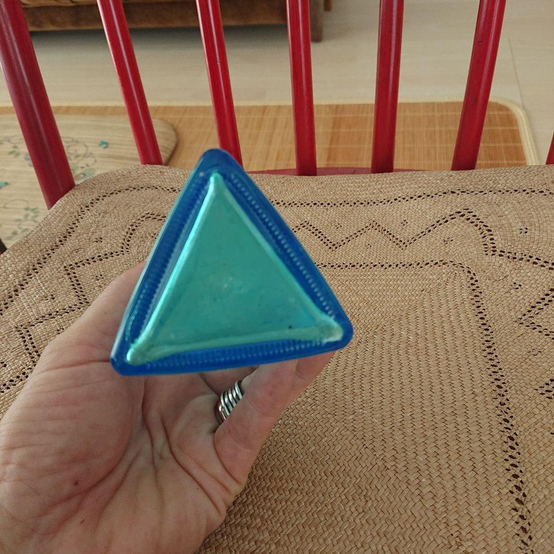 変わった形の一輪挿しアンティークレア