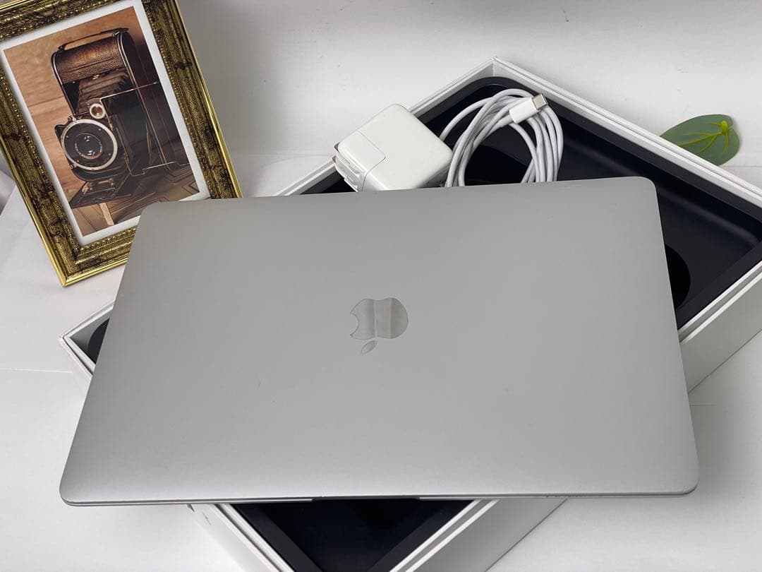 MacBook Air 2019 Core i5 256GB グレー