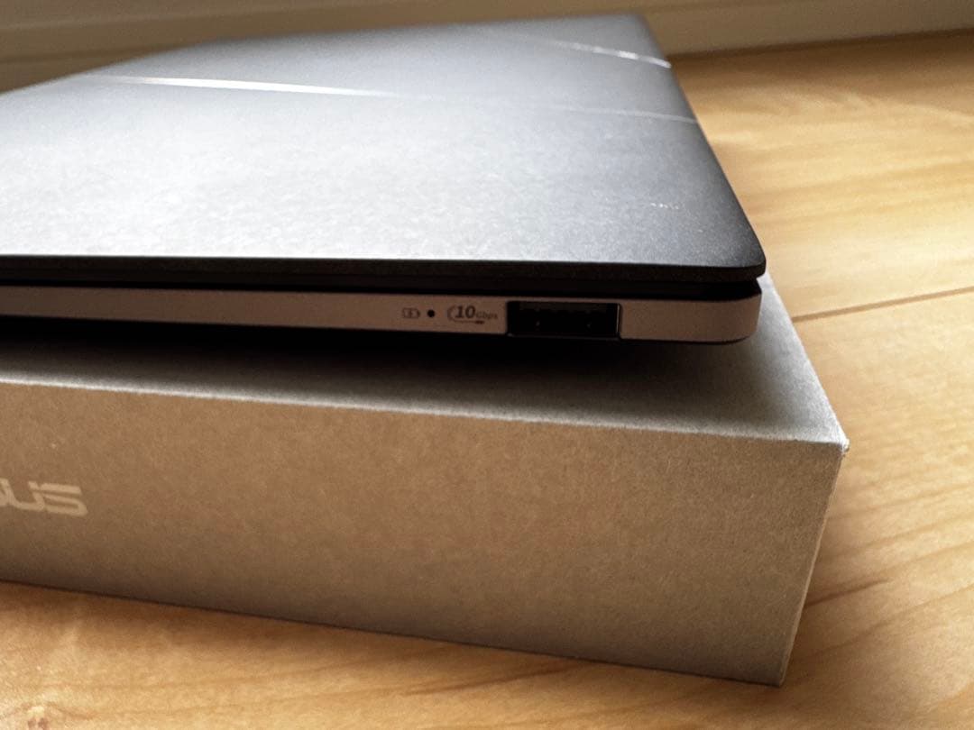 【なむなむ】ASUS Zenbook S14 UX5406SA U7