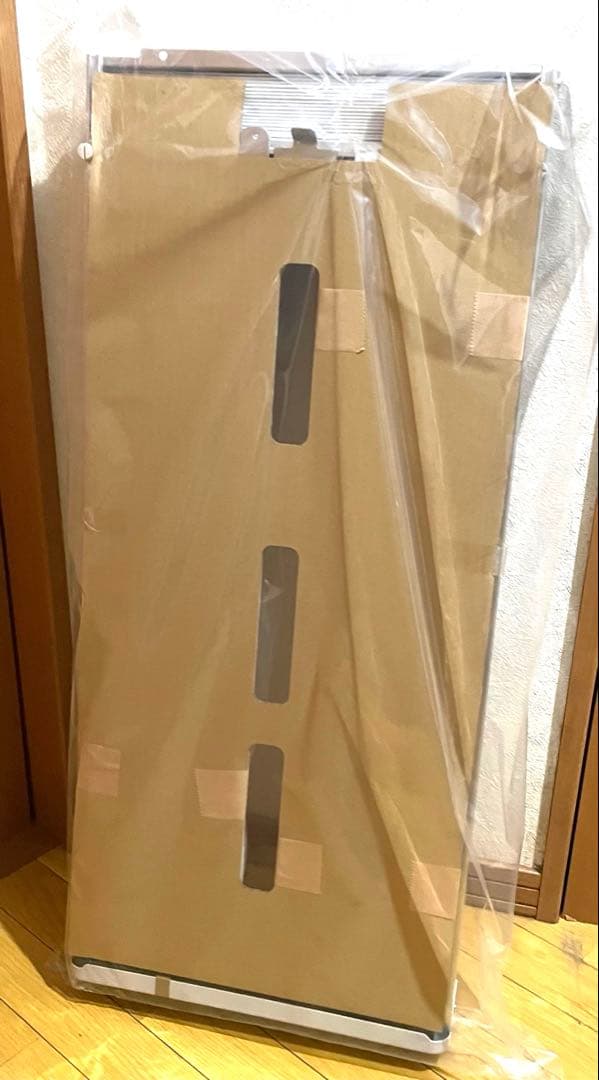 コロナウインドエアコン　枠　のみ　未使用品