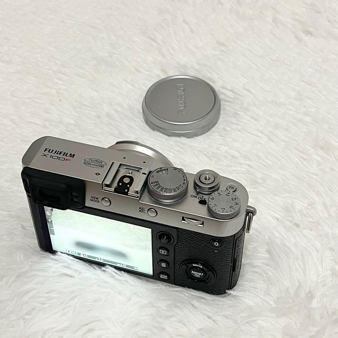 【8/19まで】FUJIFILM X100F コンパクトデジタルカメラ【訳あり】