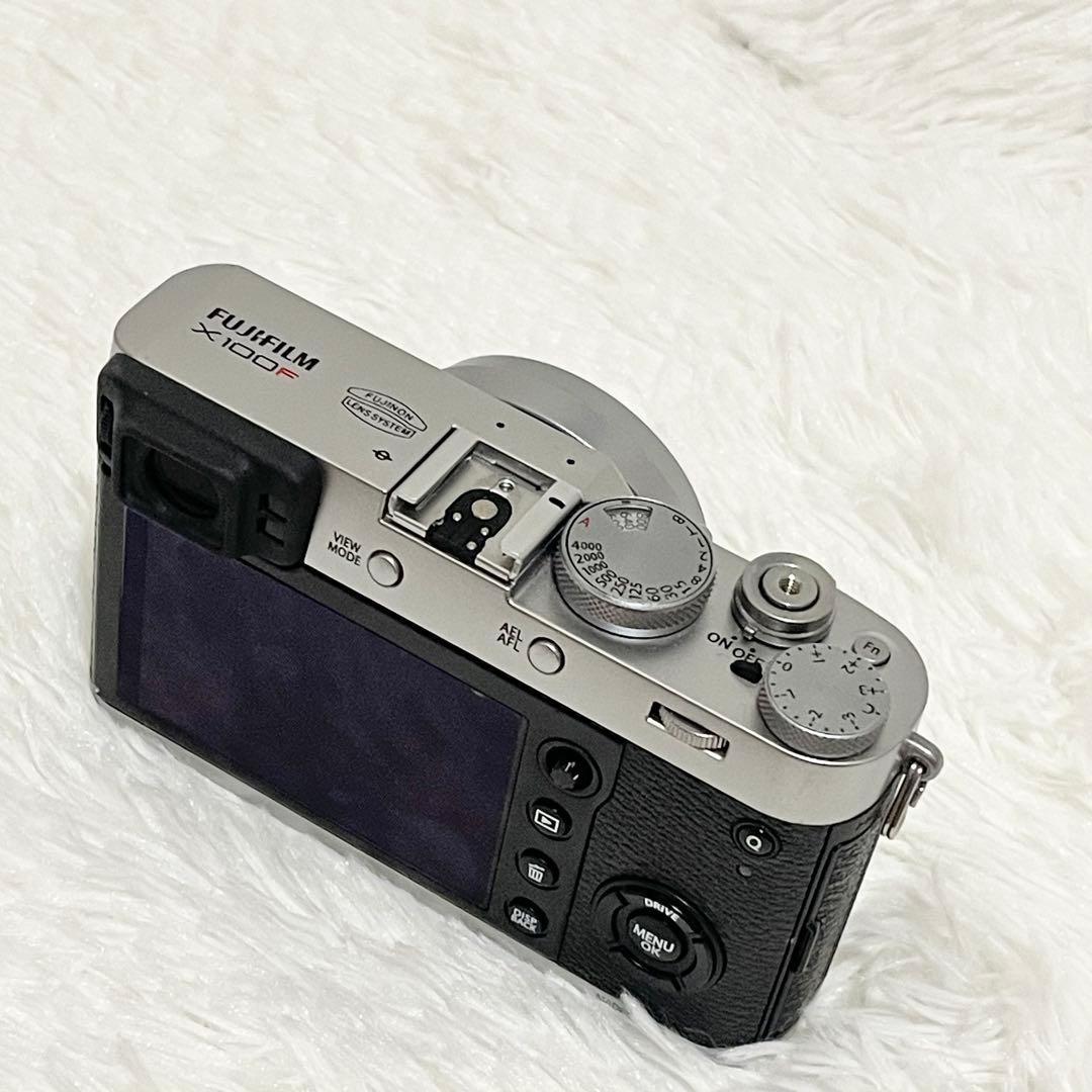 【8/19まで】FUJIFILM X100F コンパクトデジタルカメラ【訳あり】