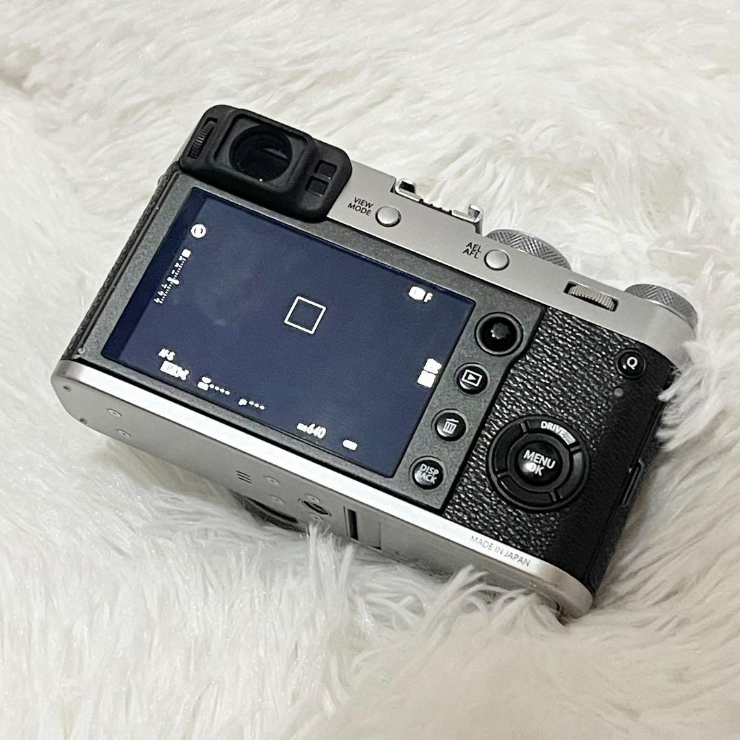 【8/19まで】FUJIFILM X100F コンパクトデジタルカメラ【訳あり】