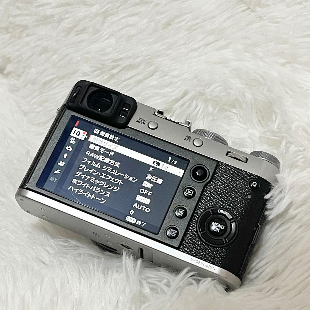 【8/19まで】FUJIFILM X100F コンパクトデジタルカメラ【訳あり】