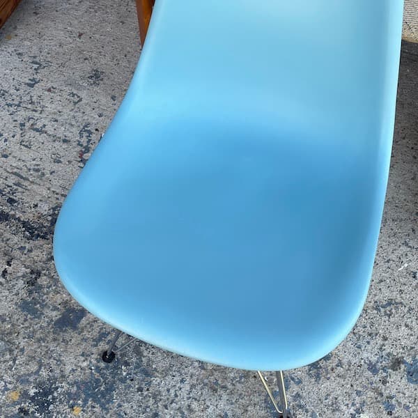 ハーマンミラー　イームズ　サイドシェルチェア　プラスチック　eams ブルー