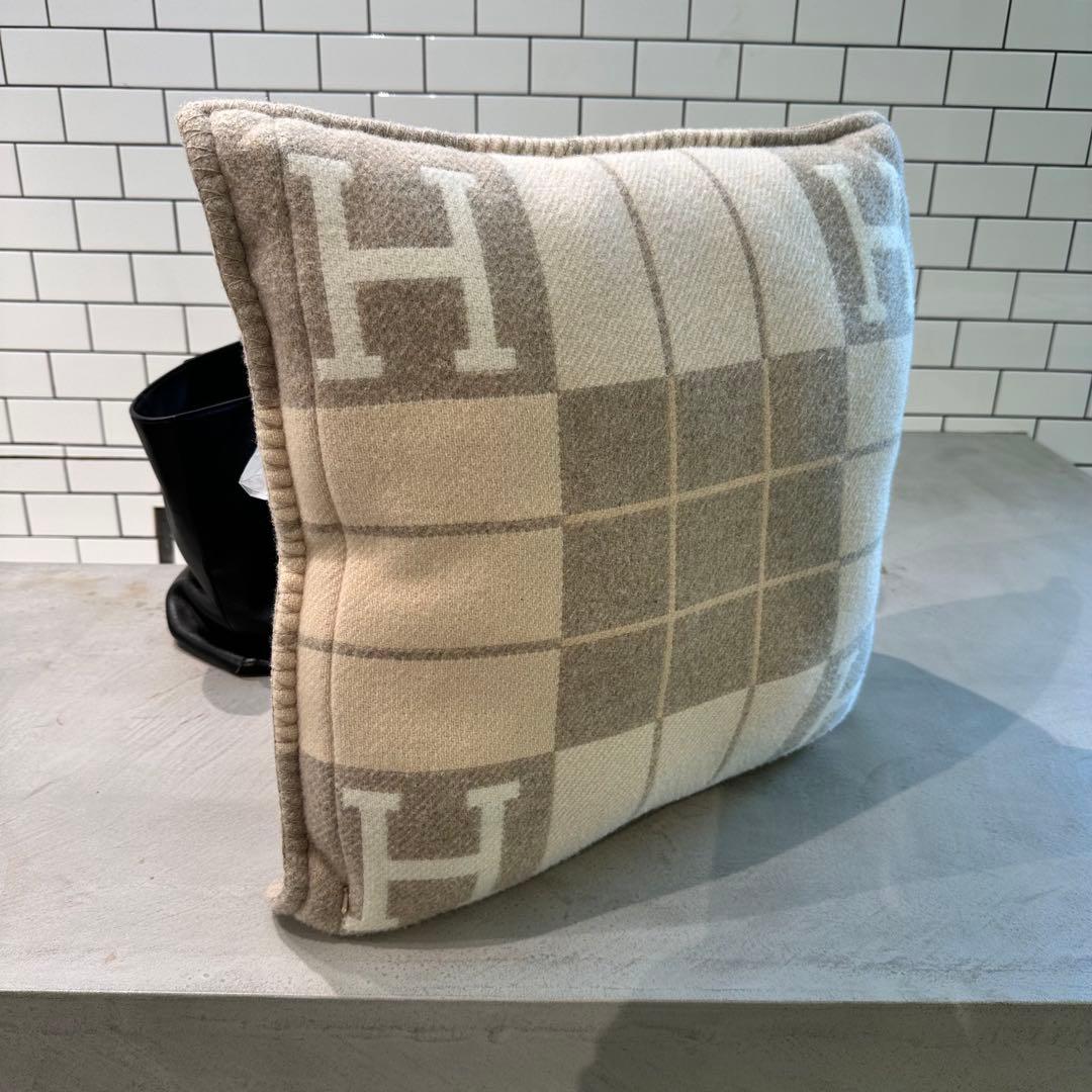 エルメス　アヴァロン pm クッション（ベージュ）