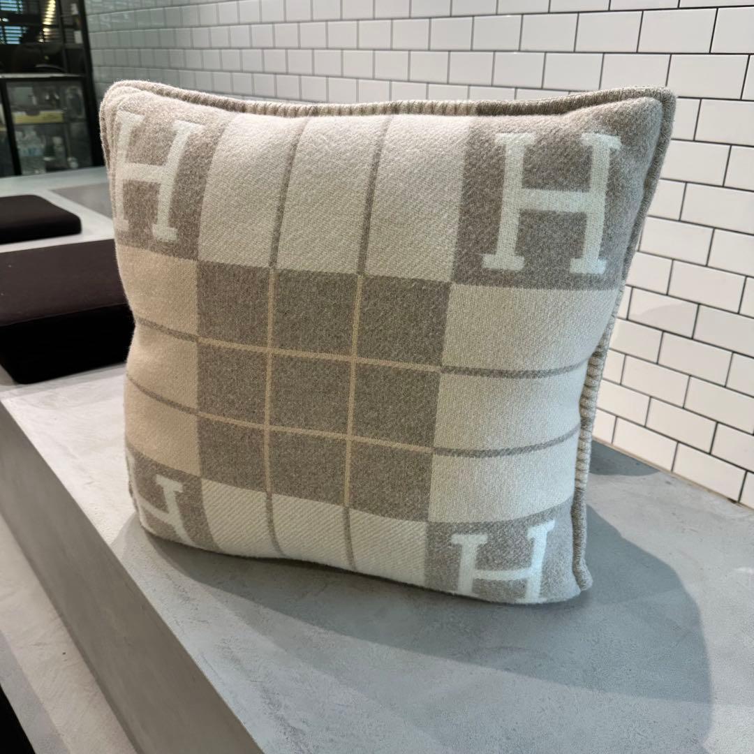 エルメス　アヴァロン pm クッション（ベージュ）