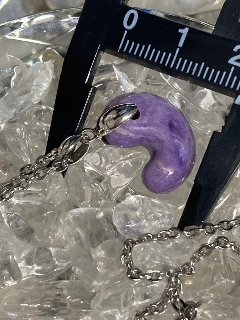 天然石　チャロアイト　勾玉　ネックレス