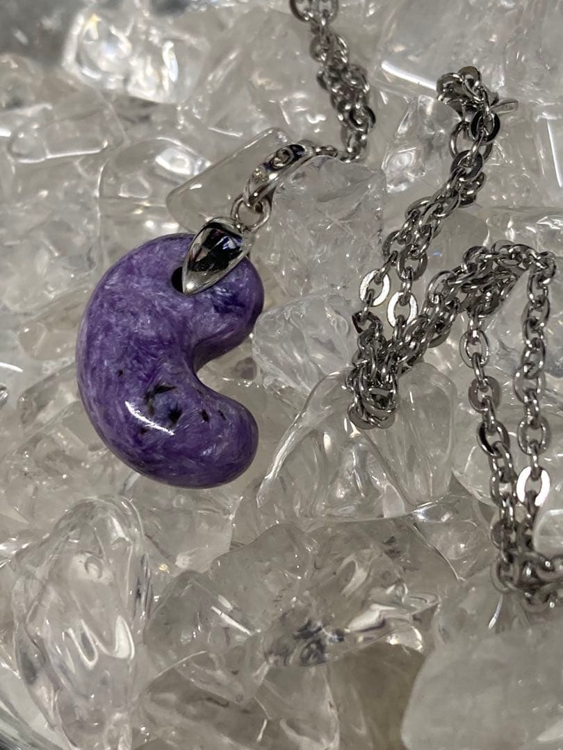 天然石　チャロアイト　勾玉　ネックレス