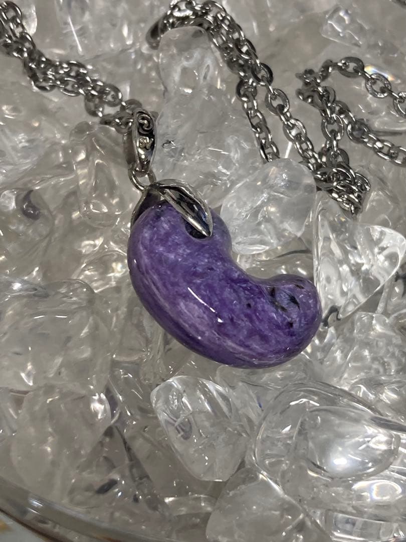 天然石　チャロアイト　勾玉　ネックレス