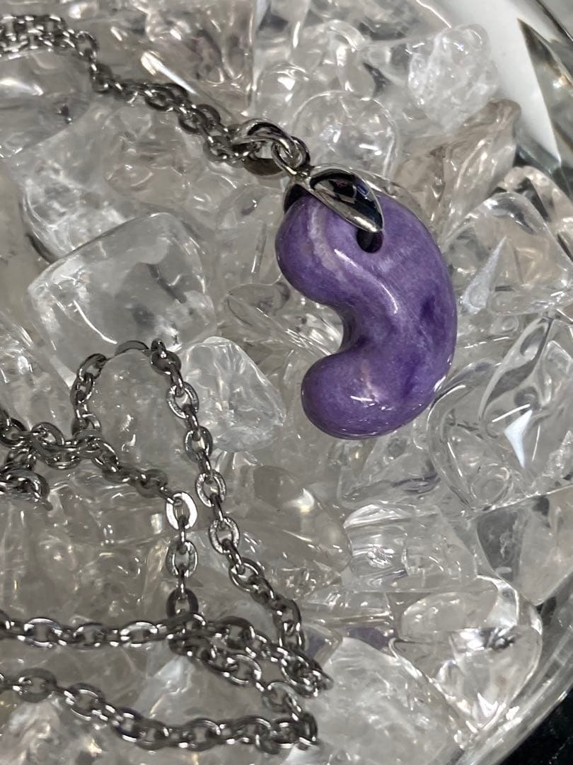 天然石　チャロアイト　勾玉　ネックレス