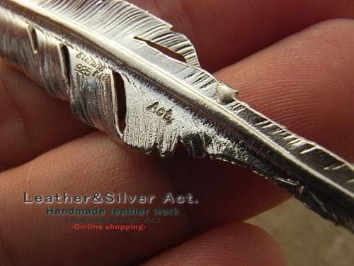 イーグル　フェザー ペンダント トップ 手彫り　シルバー925　インディアン