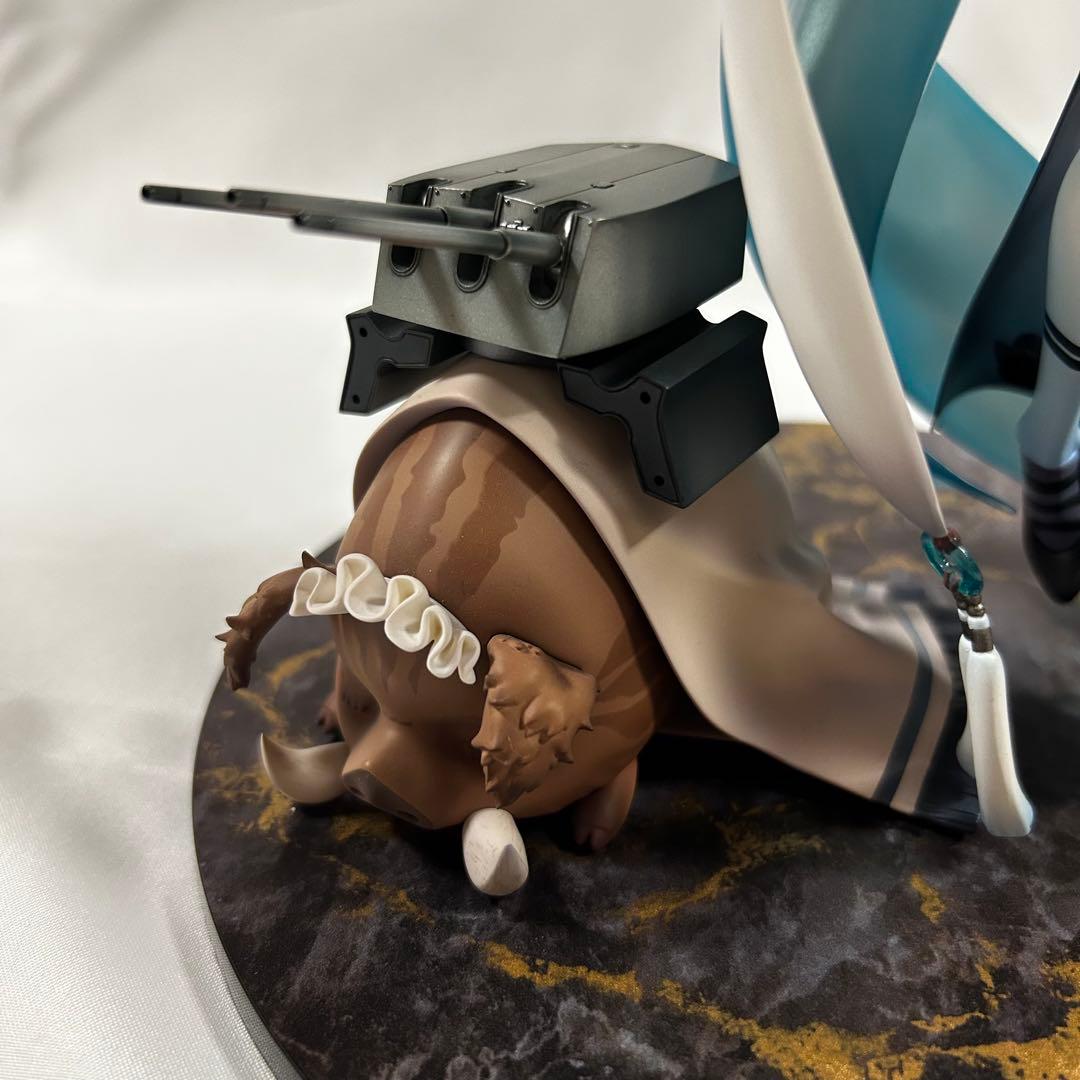 アズールレーン　ベルファスト　彩雲の薔薇Ver. 1/7 完成品フィギュア