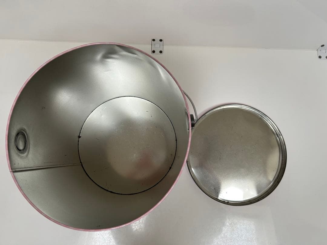 【平成レトロ】マイメロ　クロミ　ビッグ缶　ペール缶　蓋付き　空缶