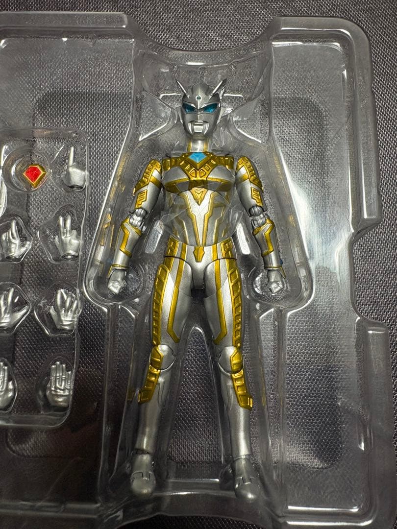 フィギュアーツ　ウルティメイトシャイニングウルトラゼロ