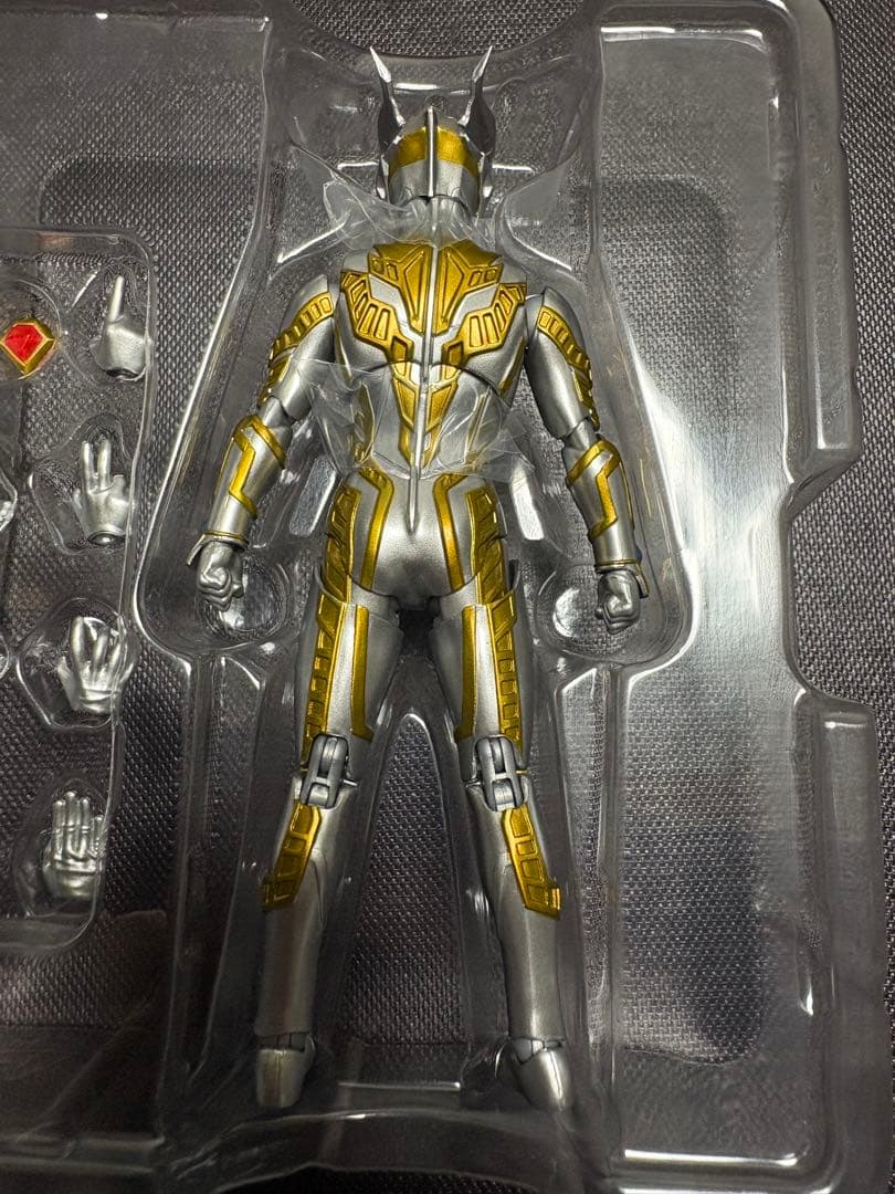 フィギュアーツ　ウルティメイトシャイニングウルトラゼロ