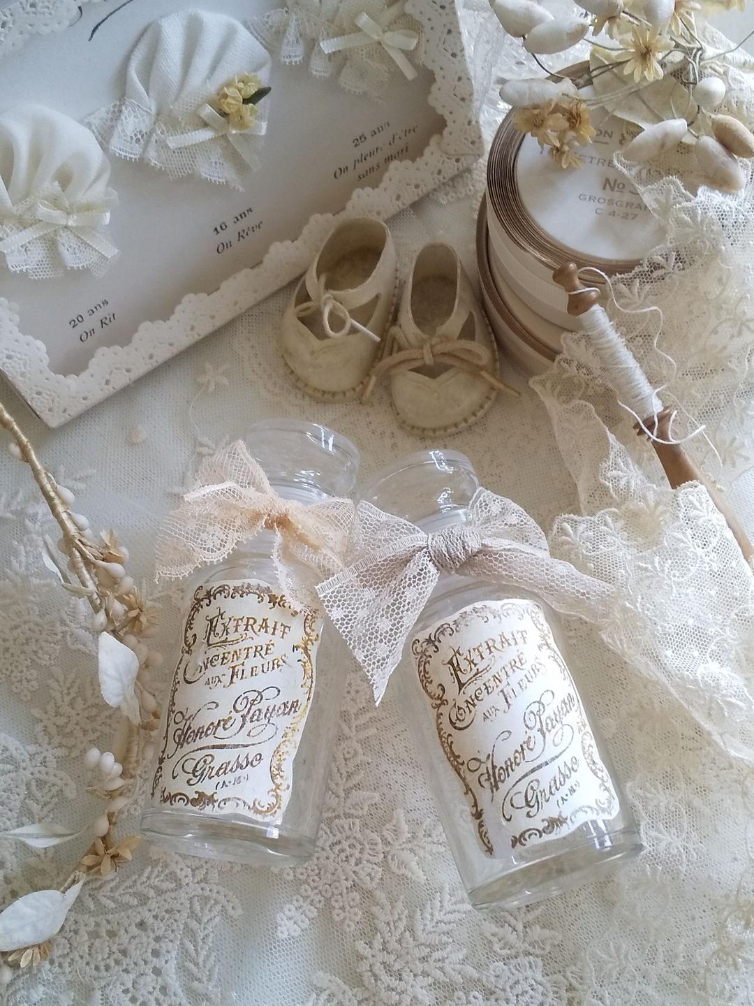 **パフュームガラスボトル風♡アンティークラベル**