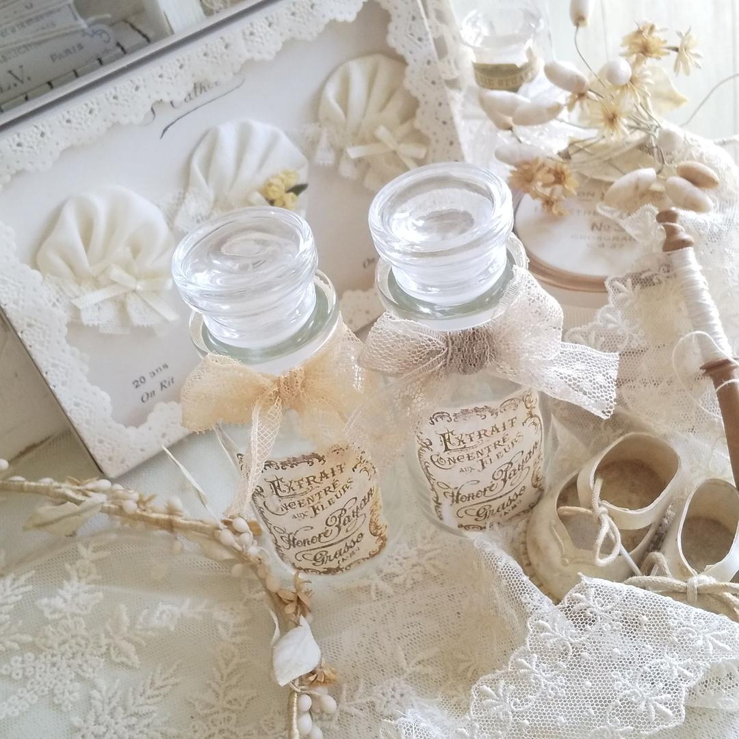**パフュームガラスボトル風♡アンティークラベル**