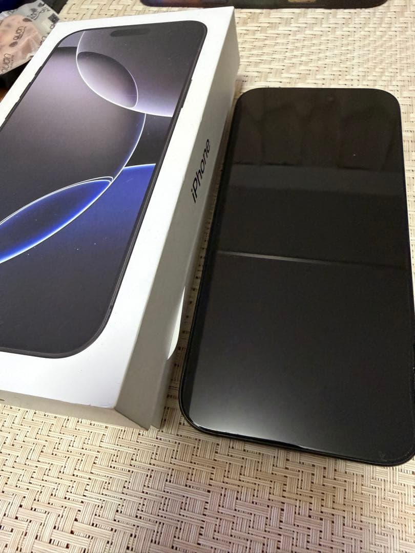 Apple iPhone 16Pro MAX本体ブラックチタニウム　256GB