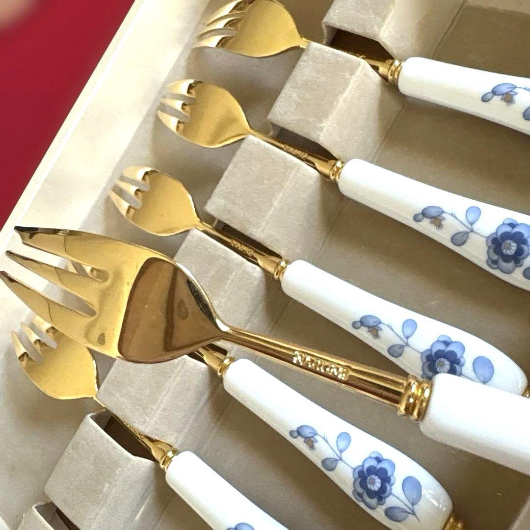 ナルミ　ボーンチャイナ　ミラノ　ケーキフォークセット(ゴールド) 未使用保管品