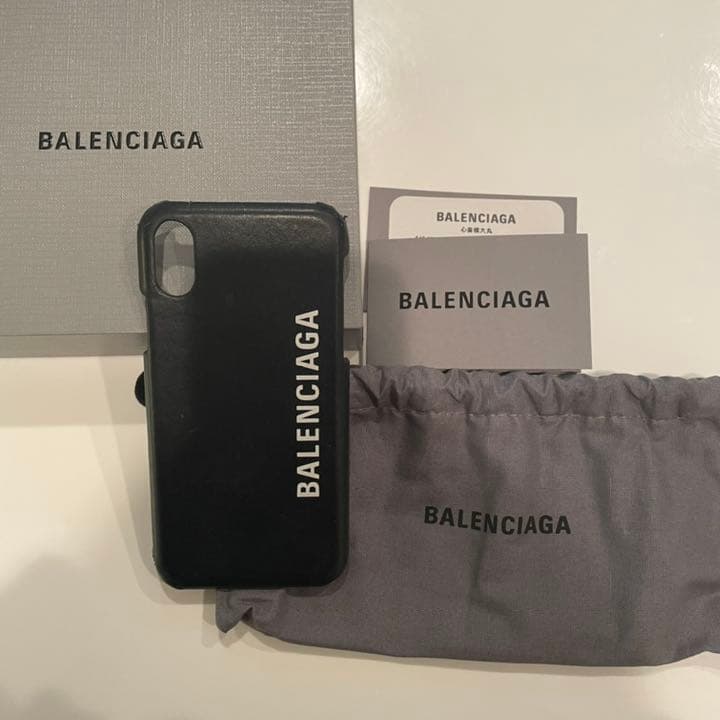 バレンシアガ　スマホケース