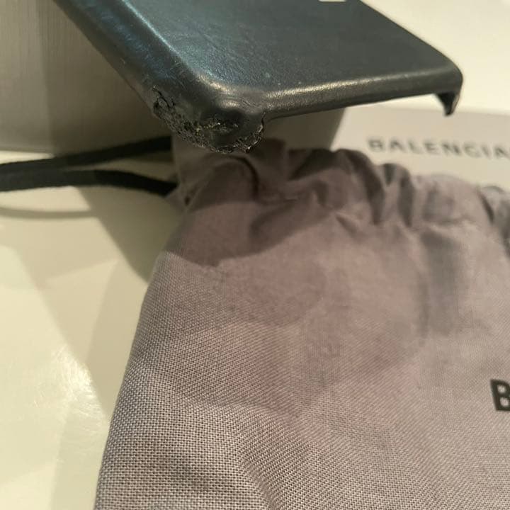 バレンシアガ　スマホケース