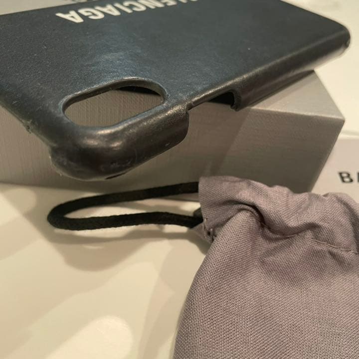 バレンシアガ　スマホケース