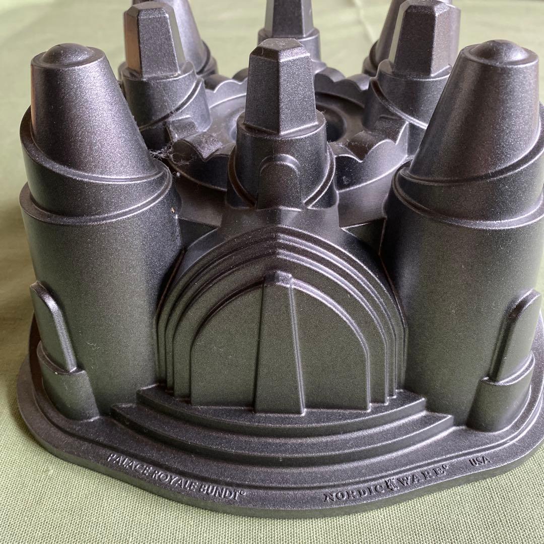 Nordic Ware のお城のケーキ型 Castle Bundt Pan