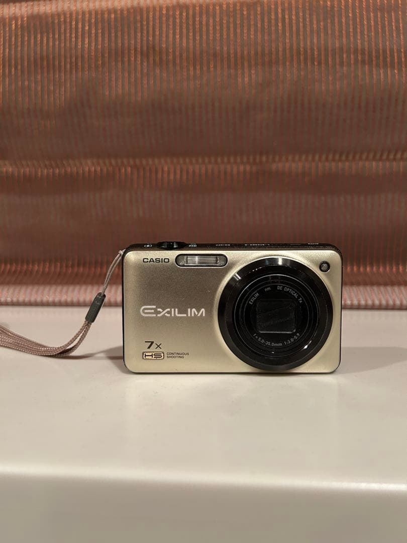 CASIO EXILIM 7倍ズーム コンパクトデジタルカメラ