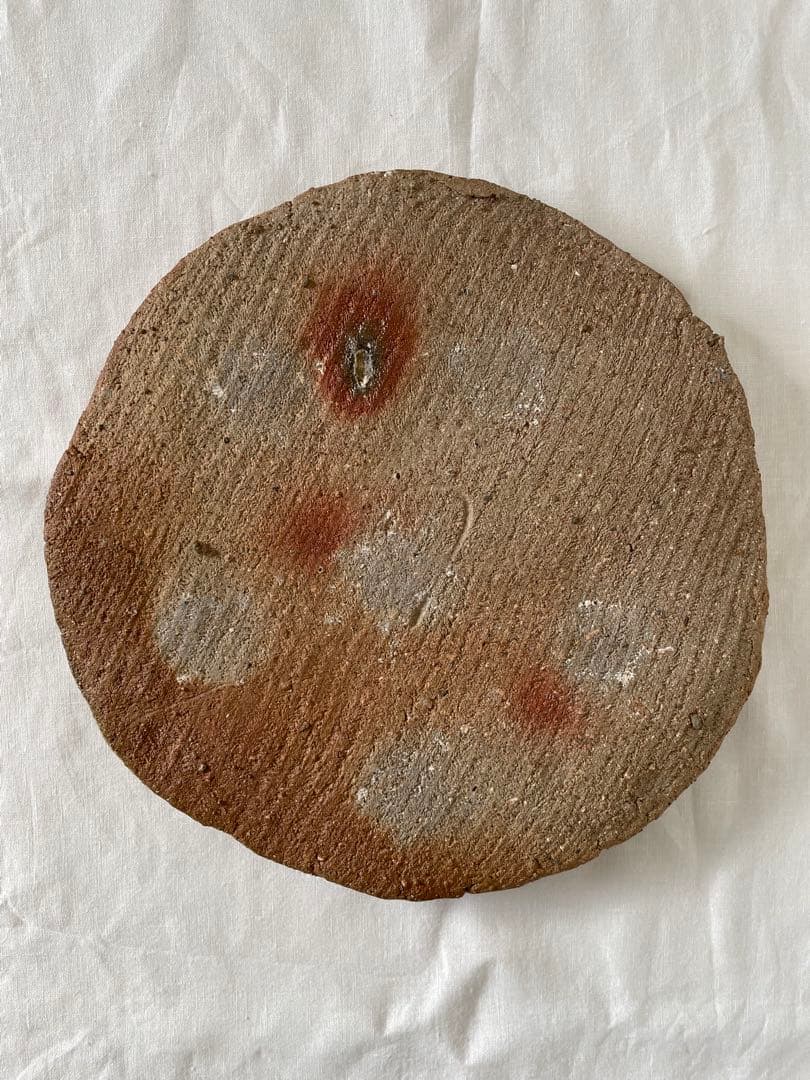 國吉清尚 作　白土　丸板皿