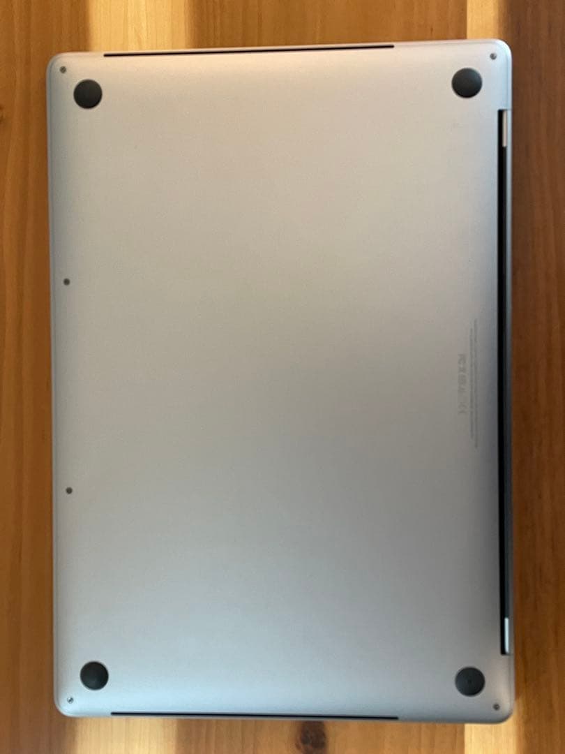 Apple MacBook Pro 15インチ (2016) 本体　ケース付き!