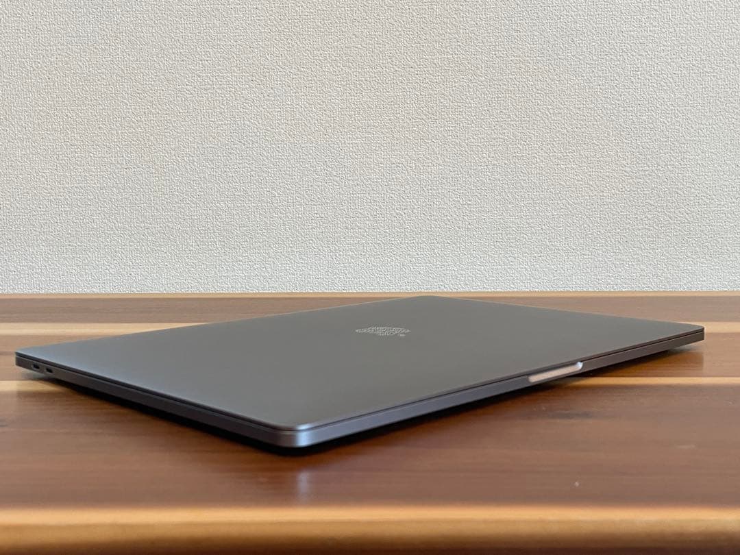 Apple MacBook Pro 15インチ (2016) 本体　ケース付き!