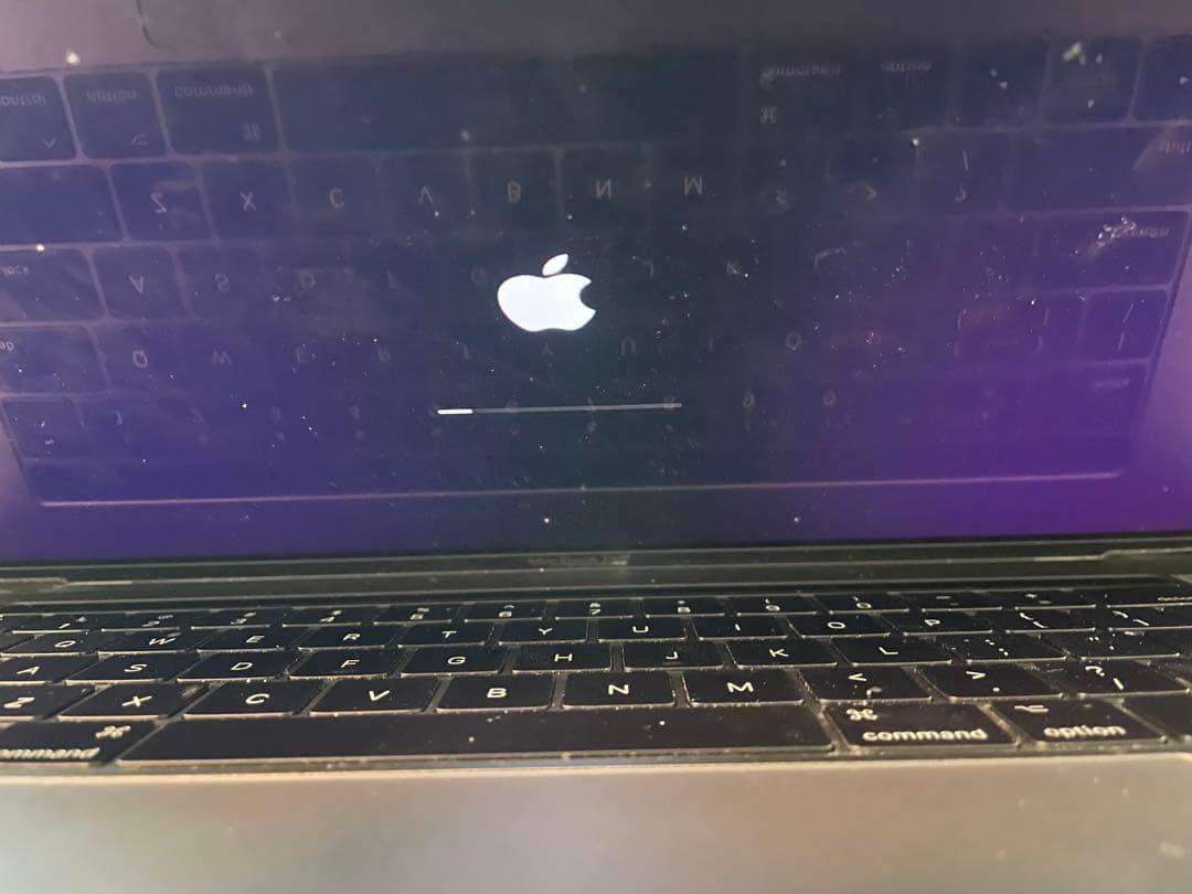 Apple MacBook Pro 15インチ (2016) 本体　ケース付き!