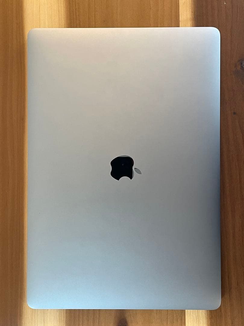 Apple MacBook Pro 15インチ (2016) 本体　ケース付き!