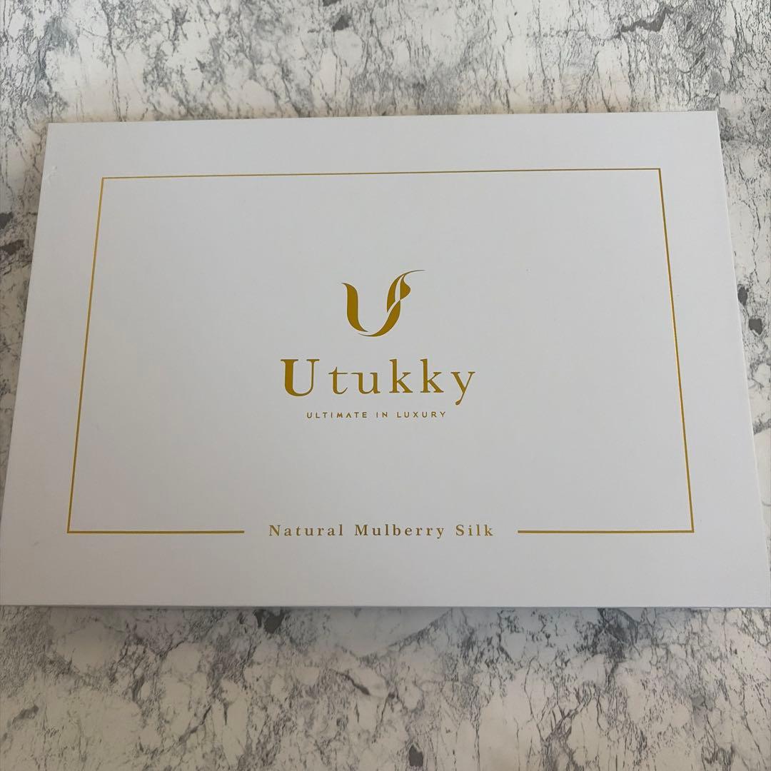 新品未使用　Utukky シルク枕カバー ボックスシーツ　シングル　シャンパン