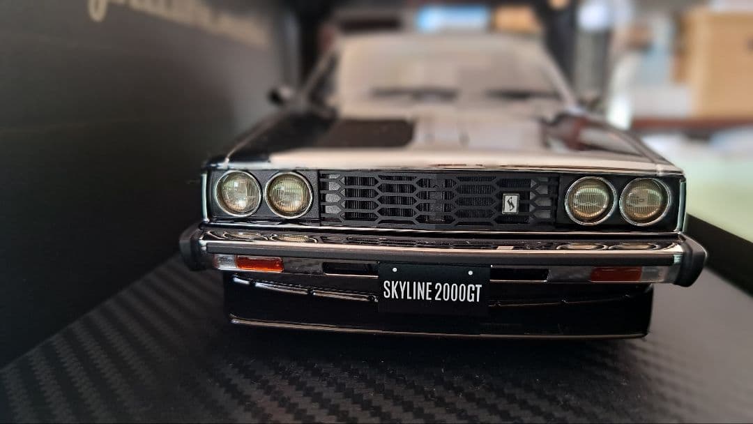 SKYLINE 2000GT ブラック 1/18
