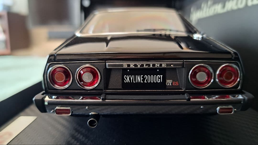 SKYLINE 2000GT ブラック 1/18
