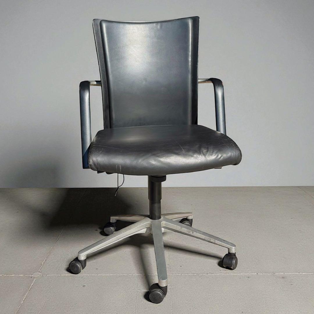 HR703 Fritz Hansen Flowフリッツハンセン　レザーチェア