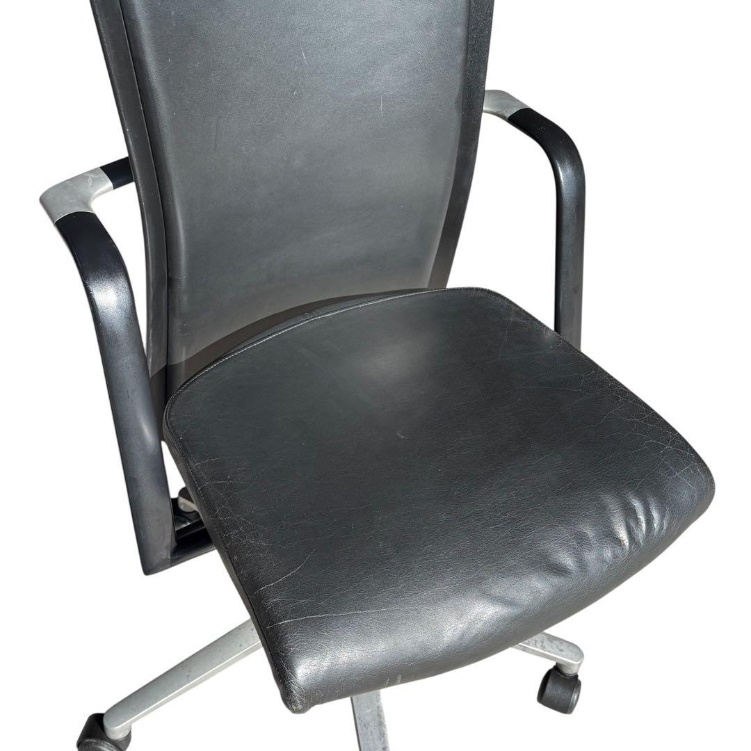 HR703 Fritz Hansen Flowフリッツハンセン　レザーチェア