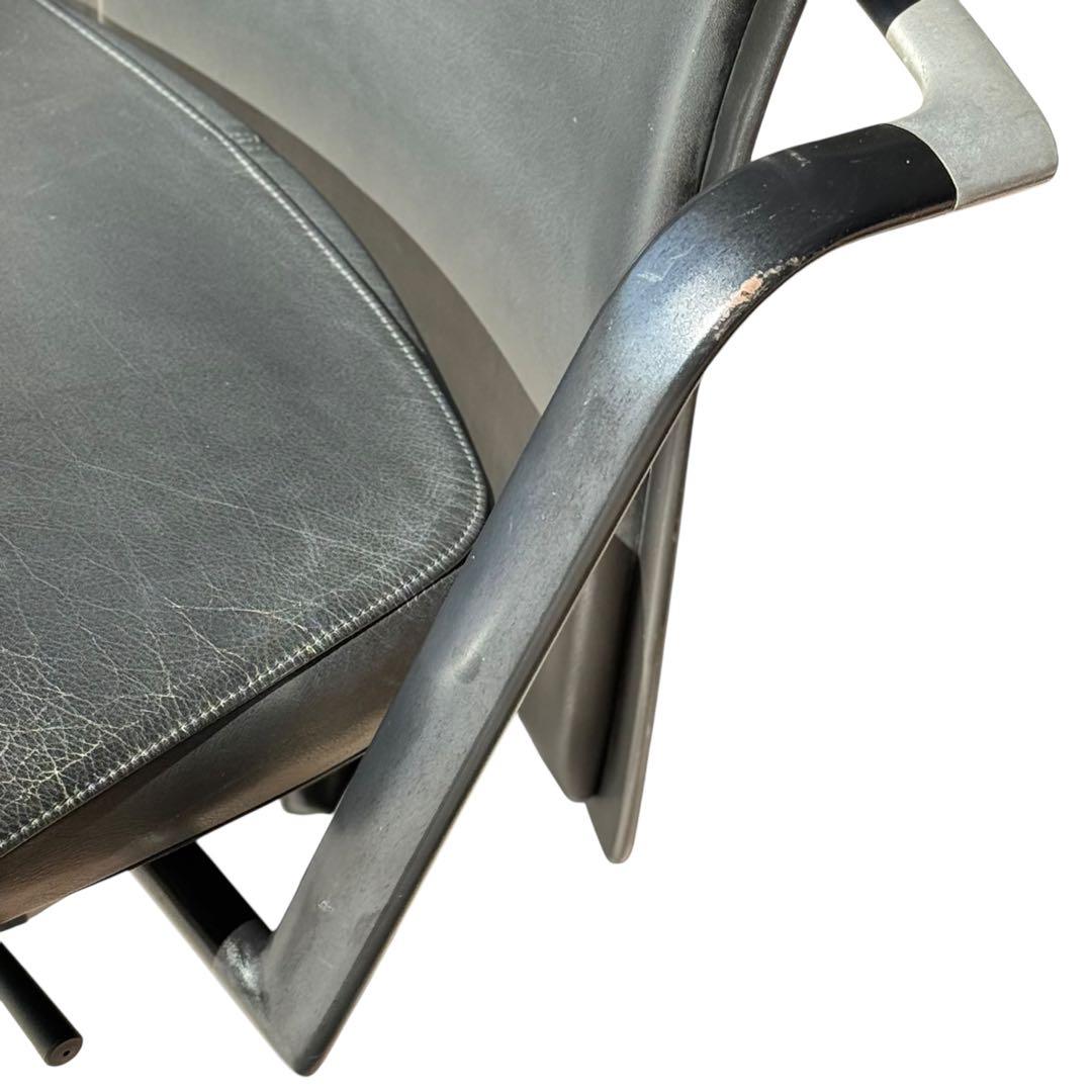 HR703 Fritz Hansen Flowフリッツハンセン　レザーチェア