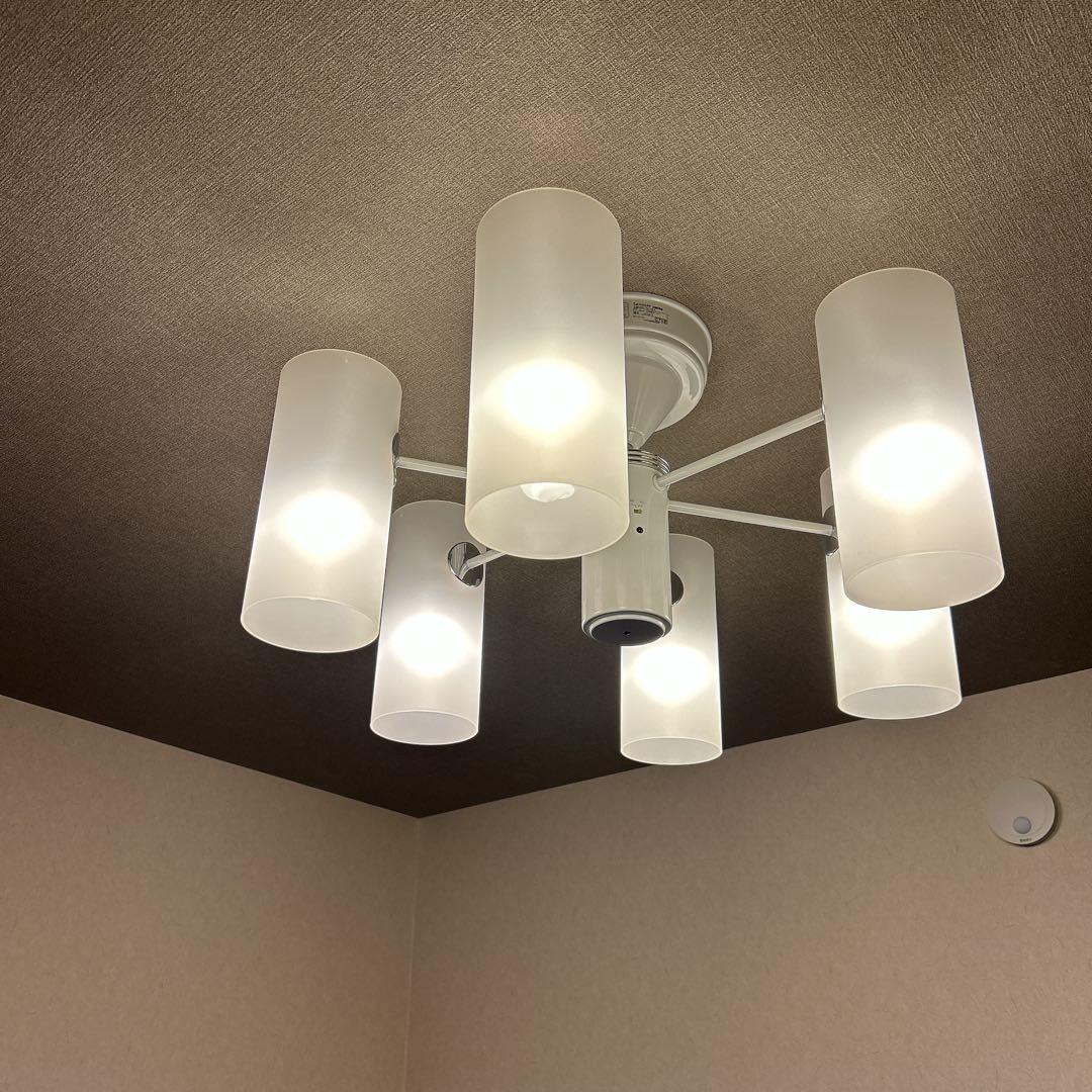 コイズミ シャンデリア 照明 6灯　おしゃれ