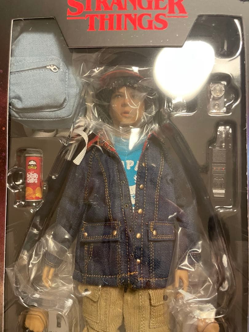 ストレンジャーシングス ダスティン 1/6フィギュア　スリーゼロ