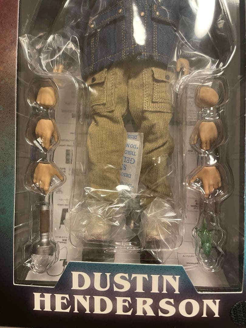 ストレンジャーシングス ダスティン 1/6フィギュア　スリーゼロ