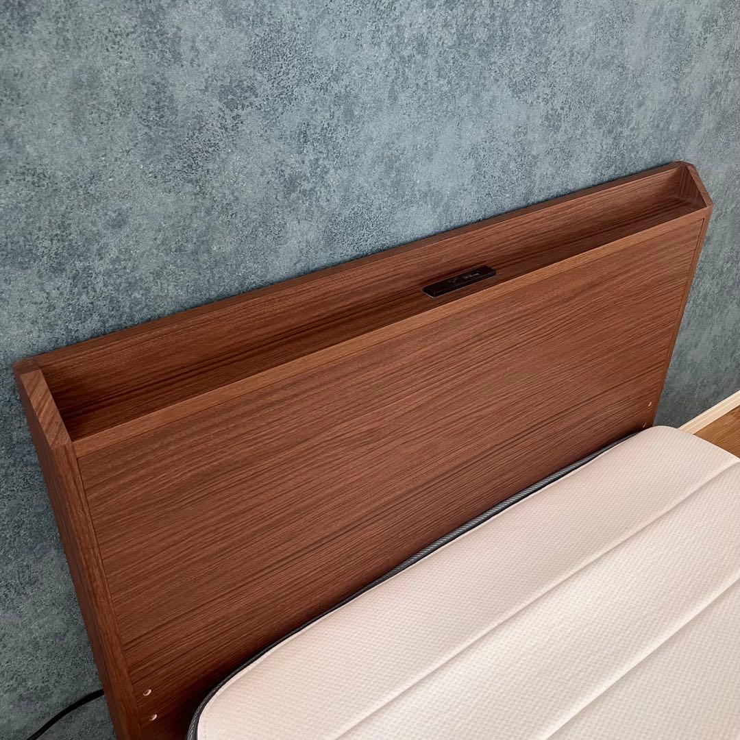 ★期間限定★【引き取り限定】セミダブルベッド（マットレス付）