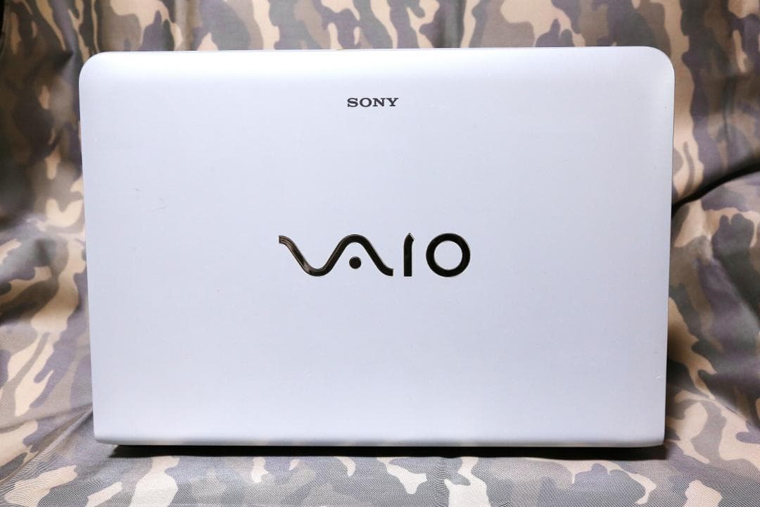 【中古品】SONY 14インチノートPC SVE141D11N（675）